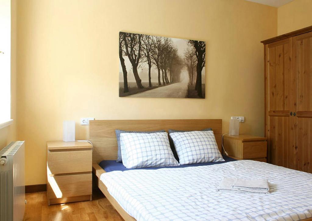 Apartment Slezska 58 Prag Rum bild