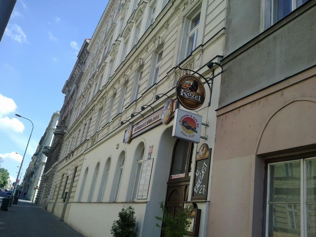 Apartment Slezska 58 Prag Rum bild